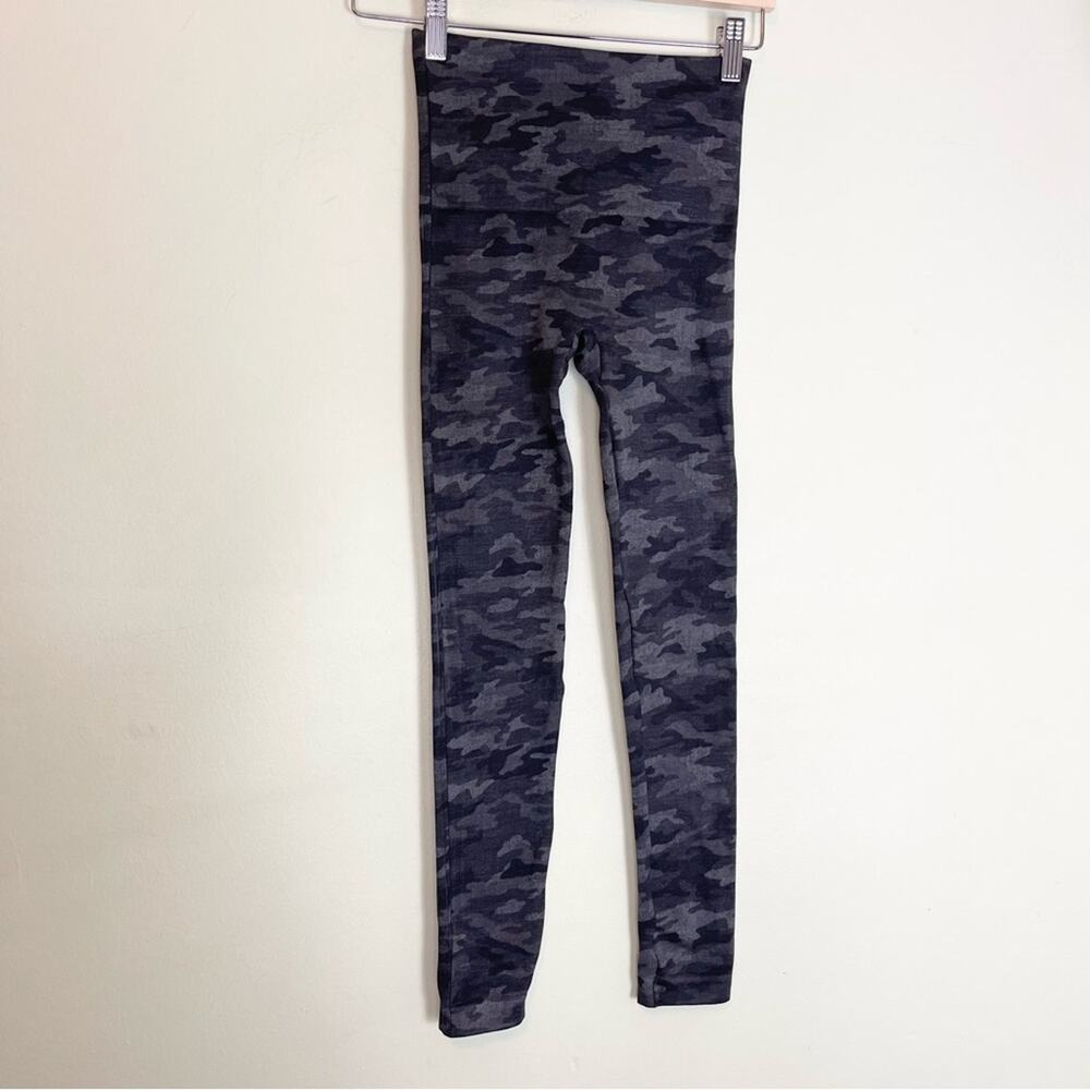 Spanx leggings woman's size S gray camouflage pattern